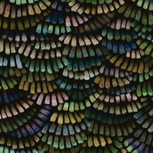 Abstract patroon van overlappende waaiervormige penseelstreken in donkere, groene en paarse tinten uit de Arte Moooi Dandelion Cranes MO4022 collectie.