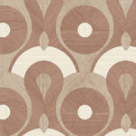 Behangpatroon Queen Cobra MO4011 van Arte Moooi in bruin- en beigetinten met geometrische en organische vormen.