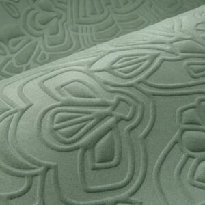 Detailopname van het groene Arte Moooi Mimic Moth behang met een reliëf van gestileerde motvormen.