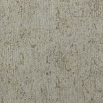 Textuur van metallic behang CA21 met een reptielachtig patroon in beige en goudtinten.