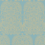 Decoratief Cole and Son Alpana behang met sierlijk goudgeel patroon op een lichtblauwe achtergrond.