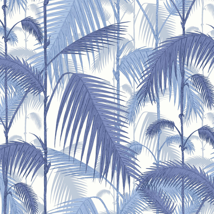 Blauw en lila palmbladpatroon uit de Cole and Son Palm Jungle-stofcollectie.