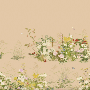 Illustratie van een sierlijk bloemenperk met kleurrijke bloemen en vlinders op een beige achtergrond uit het Cole and Son Scenic Flora Gilded behang.