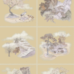 Illustraties van Aziatisch geïnspireerde landschappen met bomen, bergen, watervallen en een kraanvogel op een goudkleurige achtergrond uit het Cole and Son Tile Toile Gilded behang.