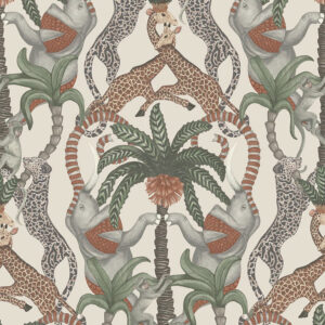 Decoratief Cole and Son Ardmore Jabula Safari Totem behang met giraffen, olifanten, apen, luipaarden en palmbomen in symmetrisch patroon.