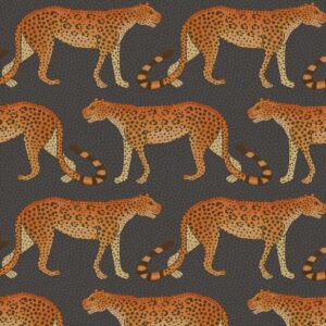 Illustratie van het Ardmore Leopard Walk behang van Cole and Son met herhalend patroon van gestileerde luipaarden op een donkere achtergrond.