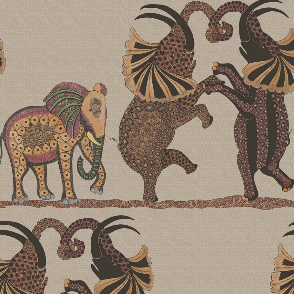 Decoratief behang met gestileerde dansende dieren in Afrikaanse patronen uit de Ardmore Safari Dance collectie van Cole and Son.