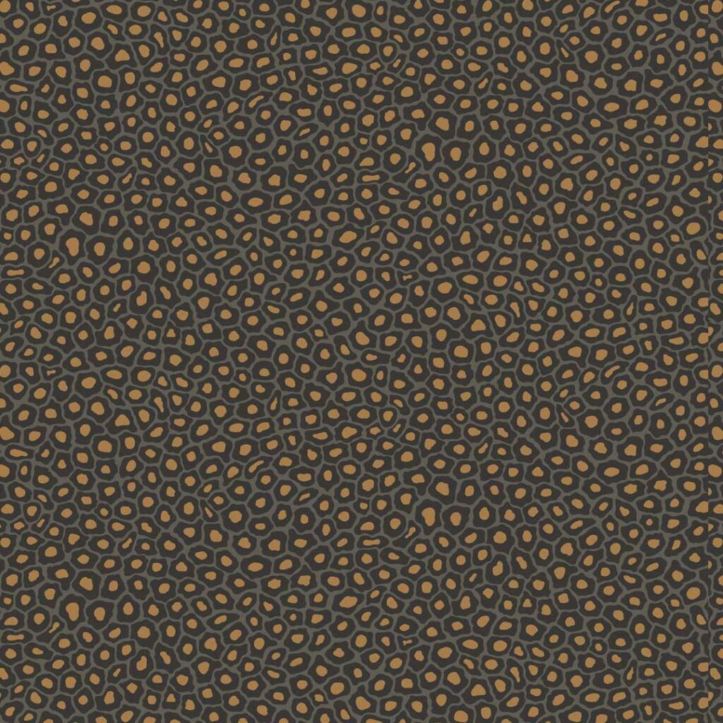 Behangpatroon Cole and Son Ardmore Senzo Spot 109/6032 met een zwart-wit dierenprintmotief in warme bruintinten.