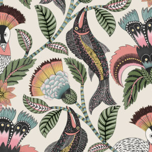 Illustratief behangpatroon genaamd "Ardmore Jabula Nene" met kleurrijke vissen, exotische vogels, bloemen en bladeren in een tropisch ontwerp.