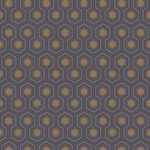 Behangpatroon Cole and Son Hicks Hexagon met goudkleurige zeshoeken en donkerblauwe geometrische vormen.