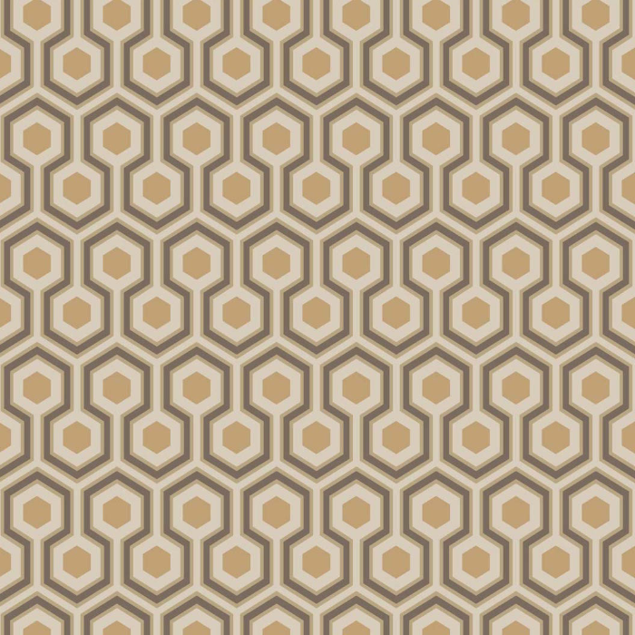 Beige en bruin Cole and Son Hicks' Hexagon behang met een retro zeshoekig patroon.