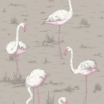 Illustratief behang met roze en witte flamingo’s op een taupekleurige achtergrond, ontwerp van Cole and Son.