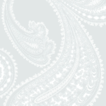 Lichtgrijs Cole & Son Rajapur behang met een wit paisley patroon.