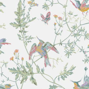 Decoratief Cole & Son behang met kleurrijke kolibries, vlinders en bloemen op een lichte achtergrond.