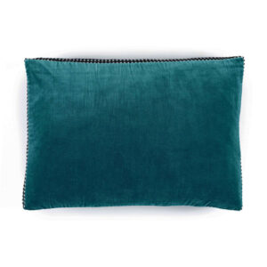 Rechthoekig fluweel kussen in smaragdgroen uit de Elitis Athena CO 226 42 03 collectie.