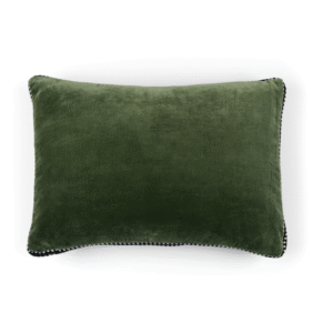 Groen Elitis Athena sierkussen van fluweel met fijne zwart-witte biesrand.