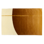 Rechthoekig Elitis Celeste vloerkleed met abstract design in crème, bruin en goudtinten.