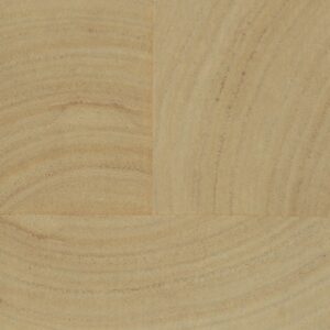 Beige behang met een houtnerfpatroon uit de Elitis Empreintes Marqueteries collectie.