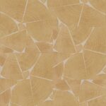 Behang met een patroon van houtnerven in geometrisch versneden vormen uit de Elitis Fragments Marqueteries collectie.