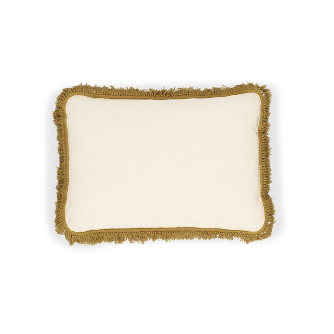 Rechthoekig Elitis Honore kussen in crèmekleur met goudkleurige sierrand en franjes.
