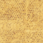 Gele textuur met een reptielachtige patroon uit de Elitis Laca Salvaja VP 916 08 collectie.