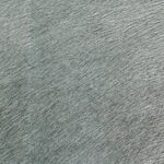 Grijs Elitis Movida VP 948 91 behang met een fijn, golvend textuurpatroon.