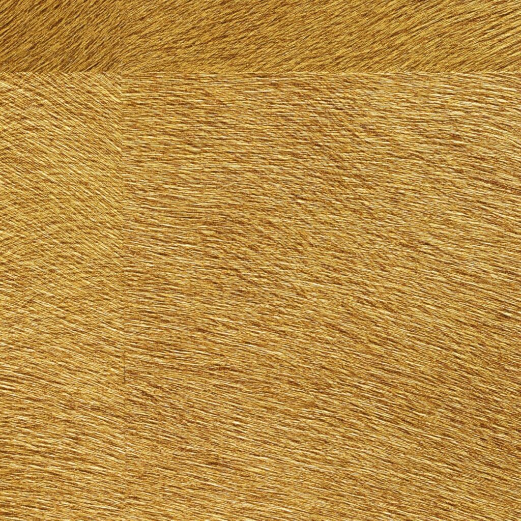 Detailopname van Elitis Movida VP 948 92 behang met een goudkleurige textuur en een vezelachtig patroon.