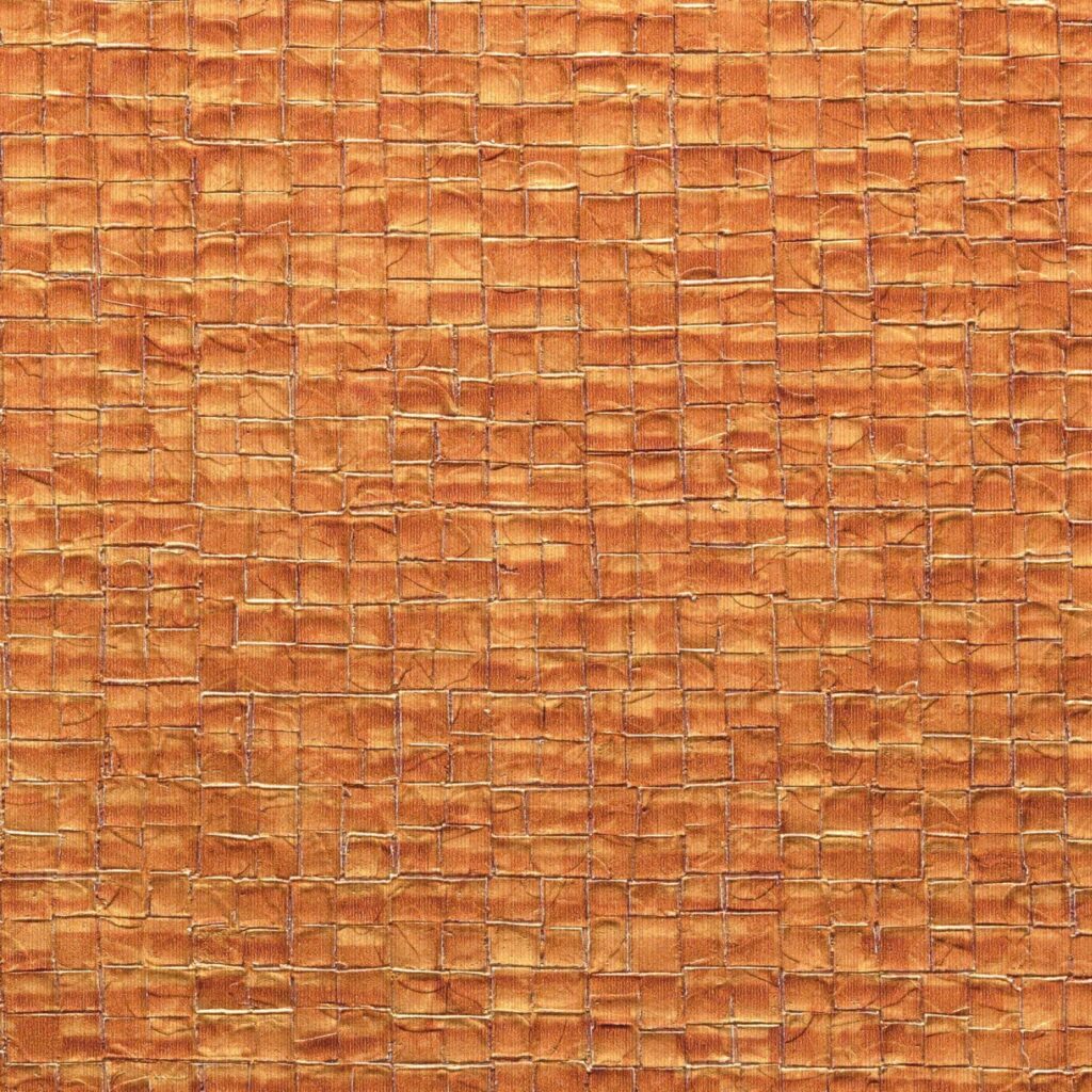 Structuur van geweven, koperkleurig metallic behang uit de Elitis Nacres Metal collectie, model VP 949 93.