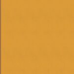 Mosterdgeel behang uit de Elitis Parthenon RM 1045-22 Rayures Jumelles collectie met een subtiele gestreepte textuur.