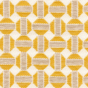 Geweven Elitis Sarnico outdoor stof met geel en beige geometrisch patroon op een crèmekleurige achtergrond.