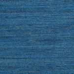 Blauw Elitis Seta Metal behang met een horizontale, golvende textuur en metaalachtige glans.