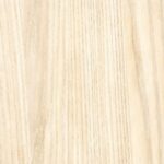 Licht houtlook behang met fijne verticale nerfstructuur uit de Elitis Seve Marqueteries-collectie.