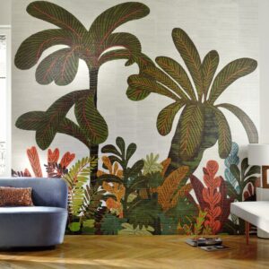 Behang met kleurrijke, gestileerde tropische planten uit de Elitis "Waiting for Eve" collectie in een modern interieur.