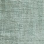Lichtgroen Elitis Alcove 2 RM 410 40 behang met een textielachtige structuur en subtiel ruitpatroon.