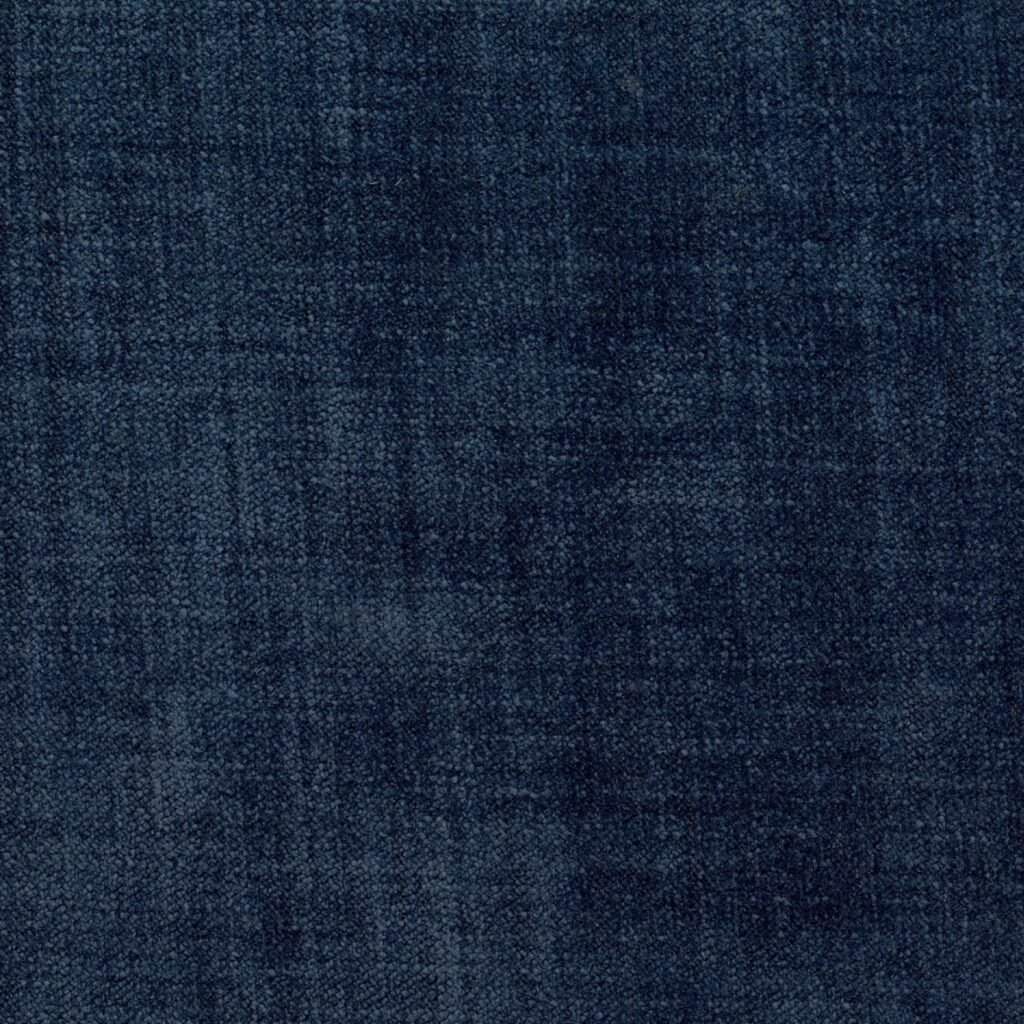 Donkerblauw Elitis Alcove RM 410 41 behang met subtiele textuur en diepte-effect.