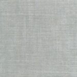 Lichtgrijs Elitis Alcove II behang met een subtiele textielstructuur en geweven uitstraling.