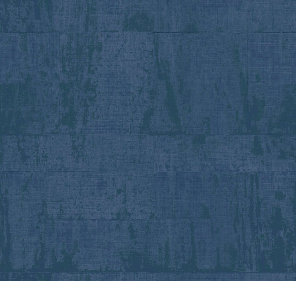 Donkerblauw Elitis Atelier d’Artiste VP 880 45 behang met een textuur die lijkt op verweerd linnen.