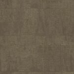 Behang Elitis Atelier d’Artiste VP 880 63 met een bruine, verweerde textiel- of houtlook structuur.
