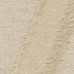 Beige Elitis Baleares Duna stof met afwisselend glad en pluizig geweven textuur.
