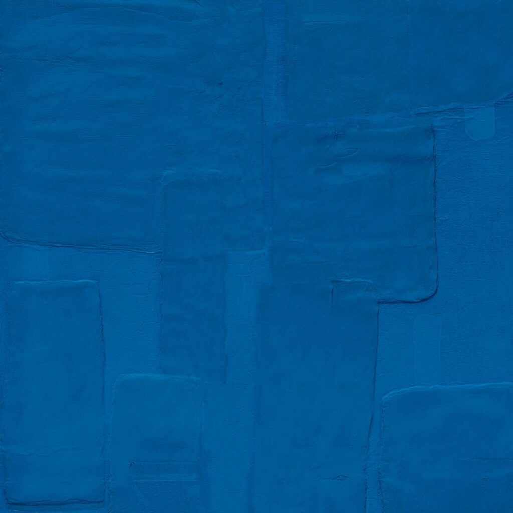 Diepblauw Elitis Art Paper Amami behang met een abstracte, rechthoekige textuur.