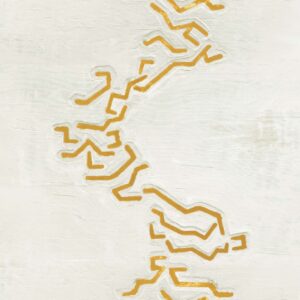 Abstract wit Elitis-behang met reliëf en goudgele lijnpatronen uit de Art Paper Jima RM 1033 03 collectie.