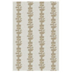 Behangpatroon uit de Elitis Cuzco TP 332 collectie met verticale abstracte lijnen in beige en zandtinten op een lichtgrijze achtergrond.