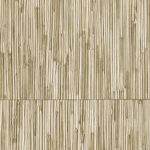 Beige Elitis-behang uit de Formentera-collectie met een textuur die doet denken aan verticaal gerangschikte stroken stro, model La casa de paja VP 715 05.