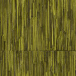Groen-geel Elitis behang uit de Formentera-serie met een textuur die doet denken aan verticale strostroken.