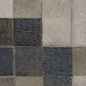 Detail van Elitis-behang Indomptee Sierra VP 619 04 met een patchworkpatroon van vierkante vlakken in grijs- en bruintinten met een textiele structuur.