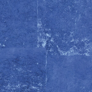 Diepblauw Elitis-behang uit de "L’écoute du silence Mythique" collectie met een gestructureerd, abstract patroon.