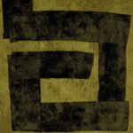 Abstract patroon van zwart rechthoekig penseelwerk op een olijfgroene achtergrond uit het Elitis-behang Message TP 331 05 Voile de papier collectie.