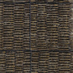 Behangpatroon Elitis Natural Mood VP 915 17 met een textuur van horizontale en verticale ribbels in donkere, aardse tinten.