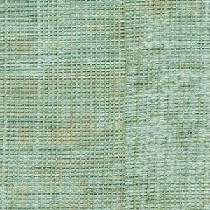 Detailopname van Elitis-behang Raffia VP 601 42 met geweven textuur in groen- en natuurtinten.