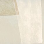 Abstract patroon in neutrale tinten op Elitis behang uit de Tutto Voile de Papier collectie, model TP 333 01.